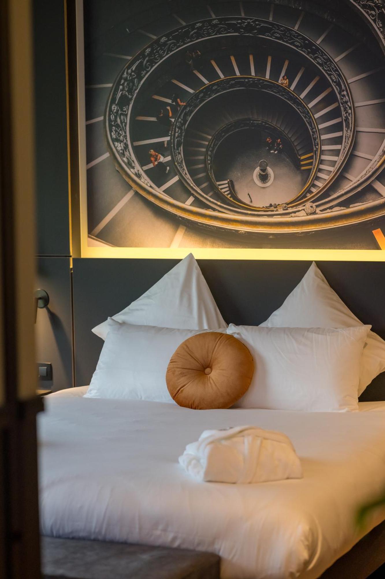 Miura Hotel Voglans ภายนอก รูปภาพ