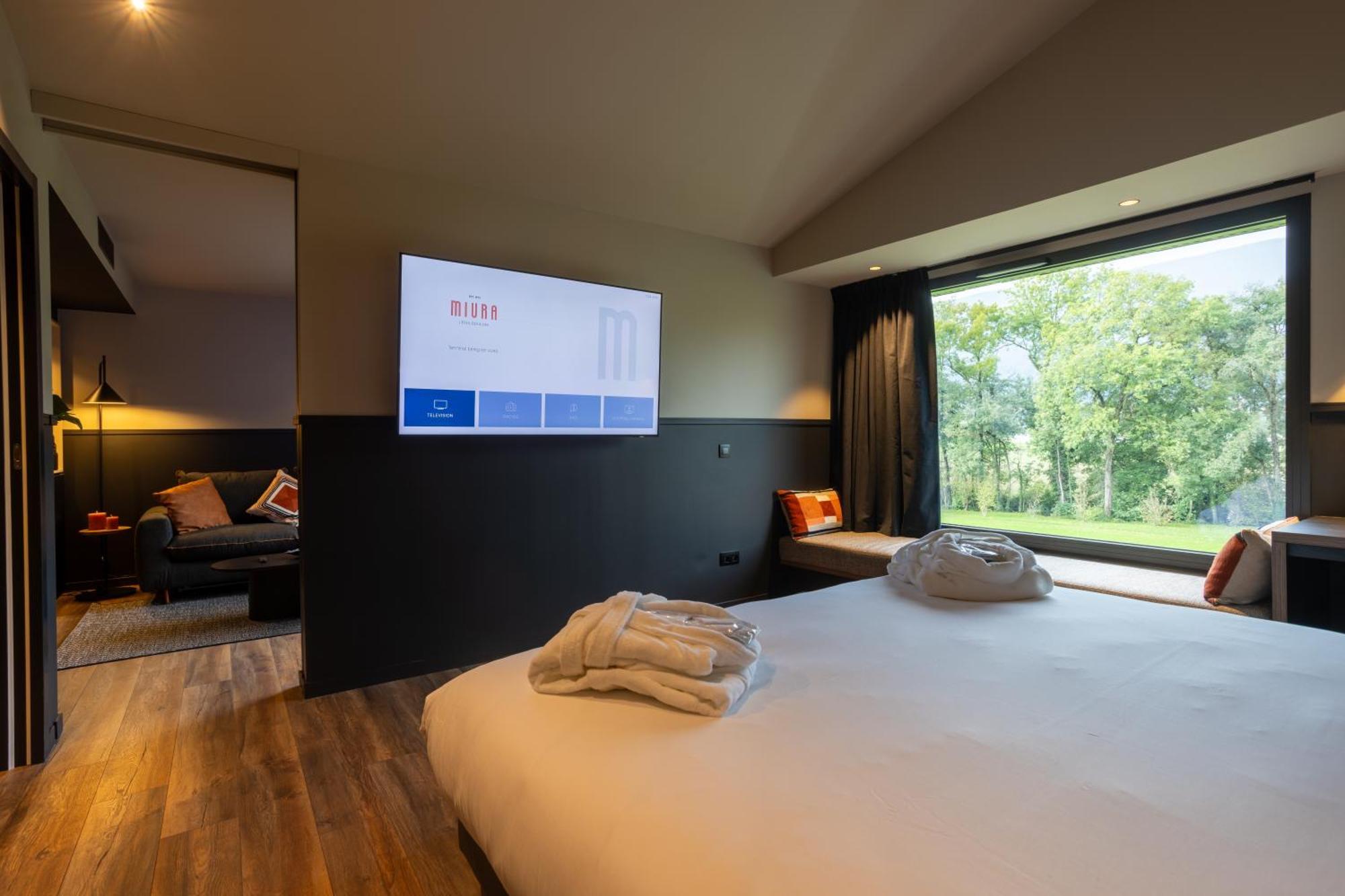 Miura Hotel Voglans ภายนอก รูปภาพ