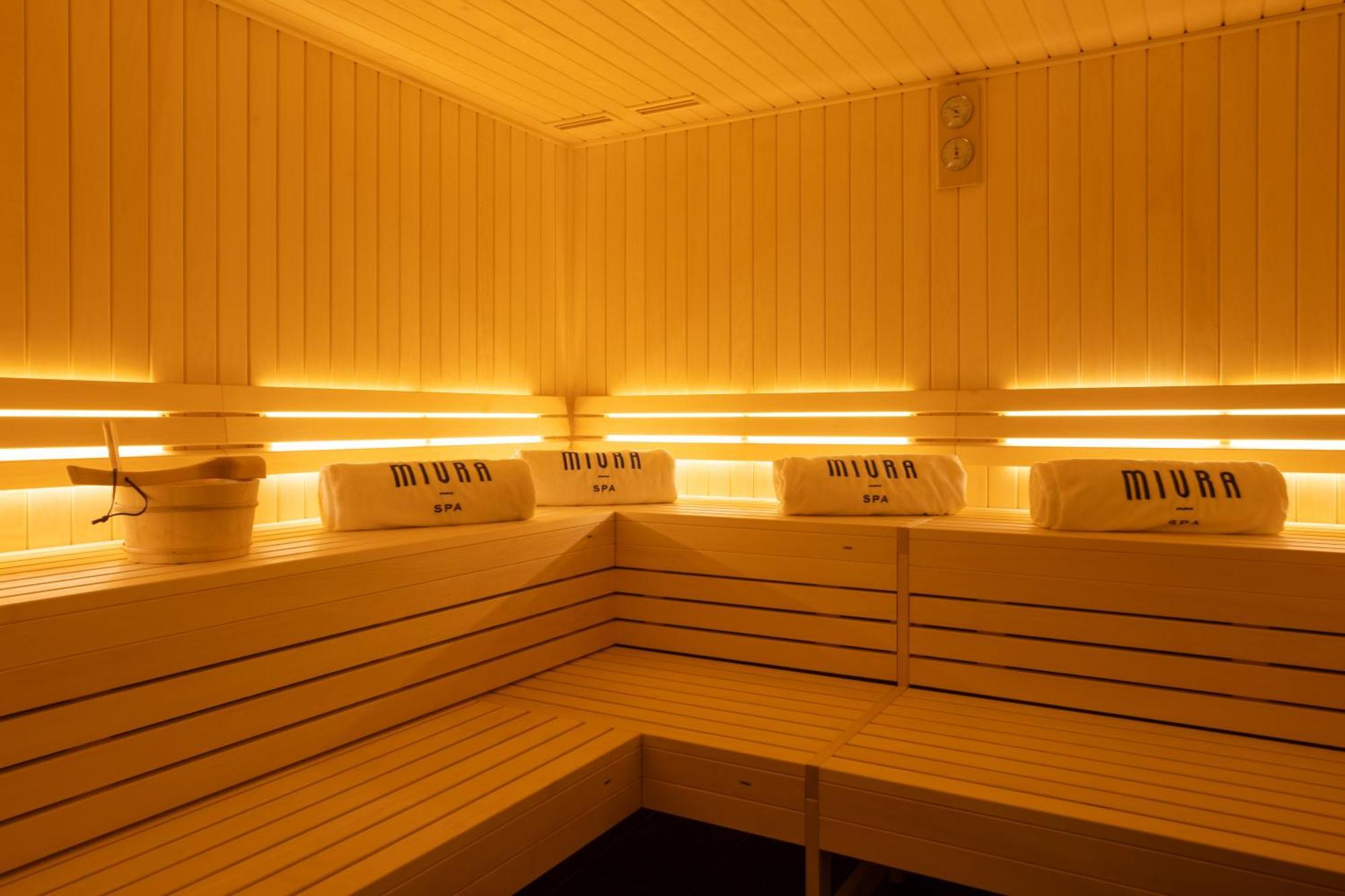Miura Hotel Voglans ภายนอก รูปภาพ
