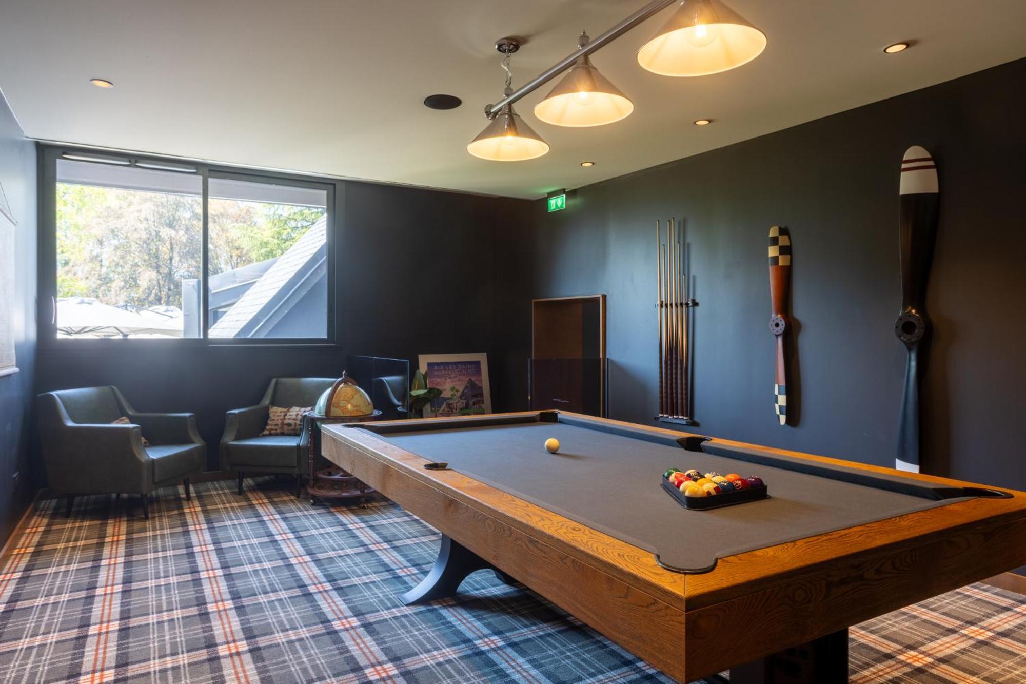 Miura Hotel Voglans ภายนอก รูปภาพ