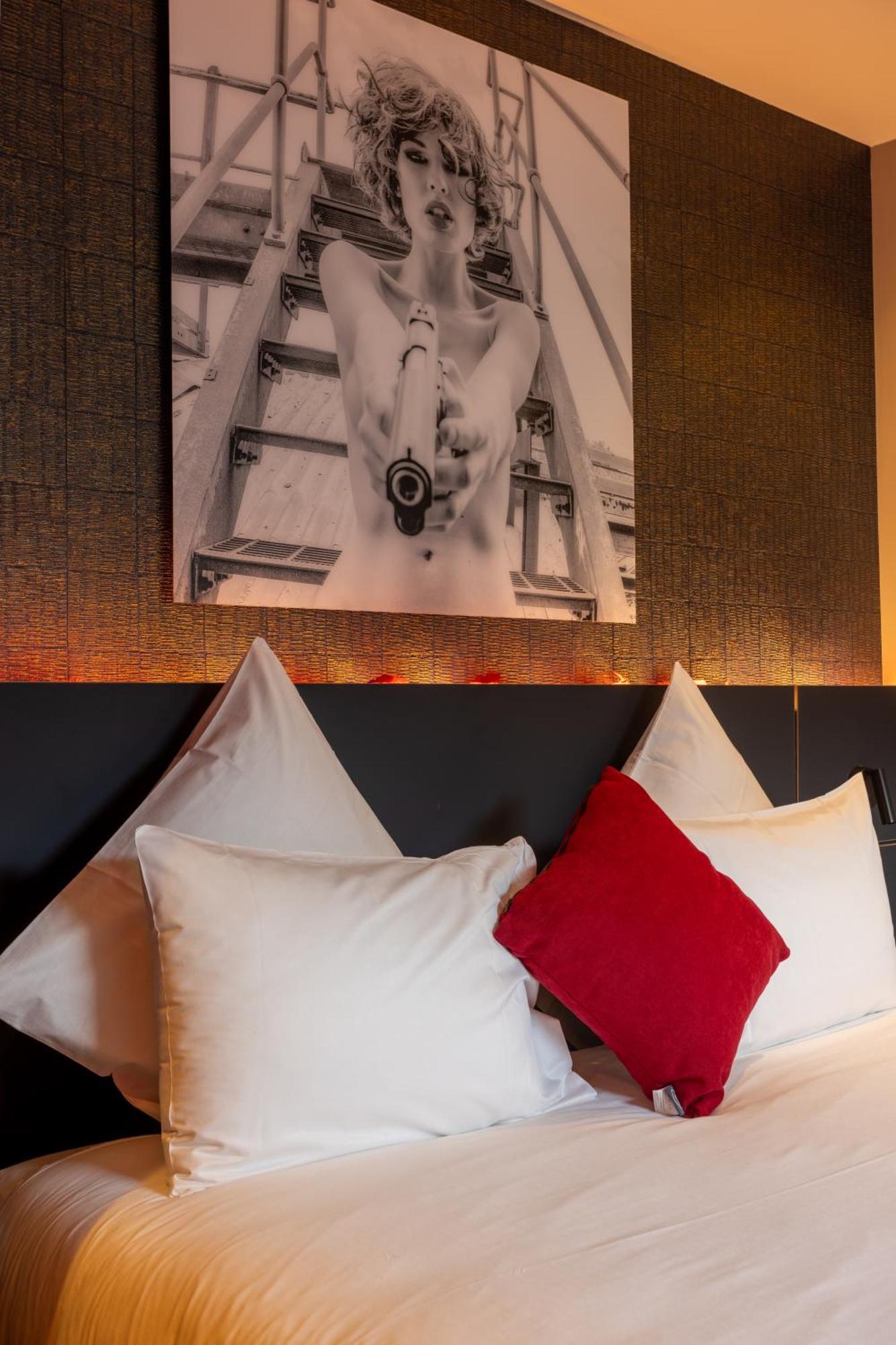 Miura Hotel Voglans ภายนอก รูปภาพ