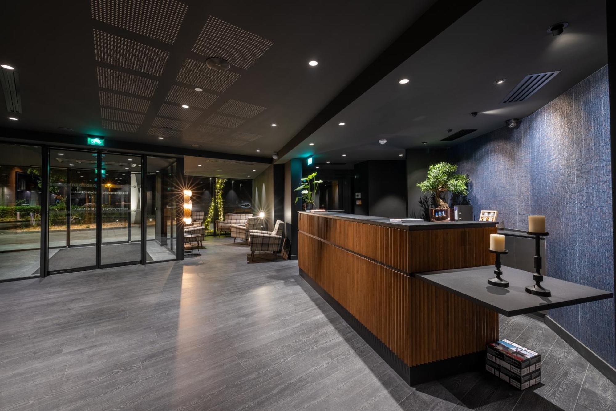 Miura Hotel Voglans ภายนอก รูปภาพ
