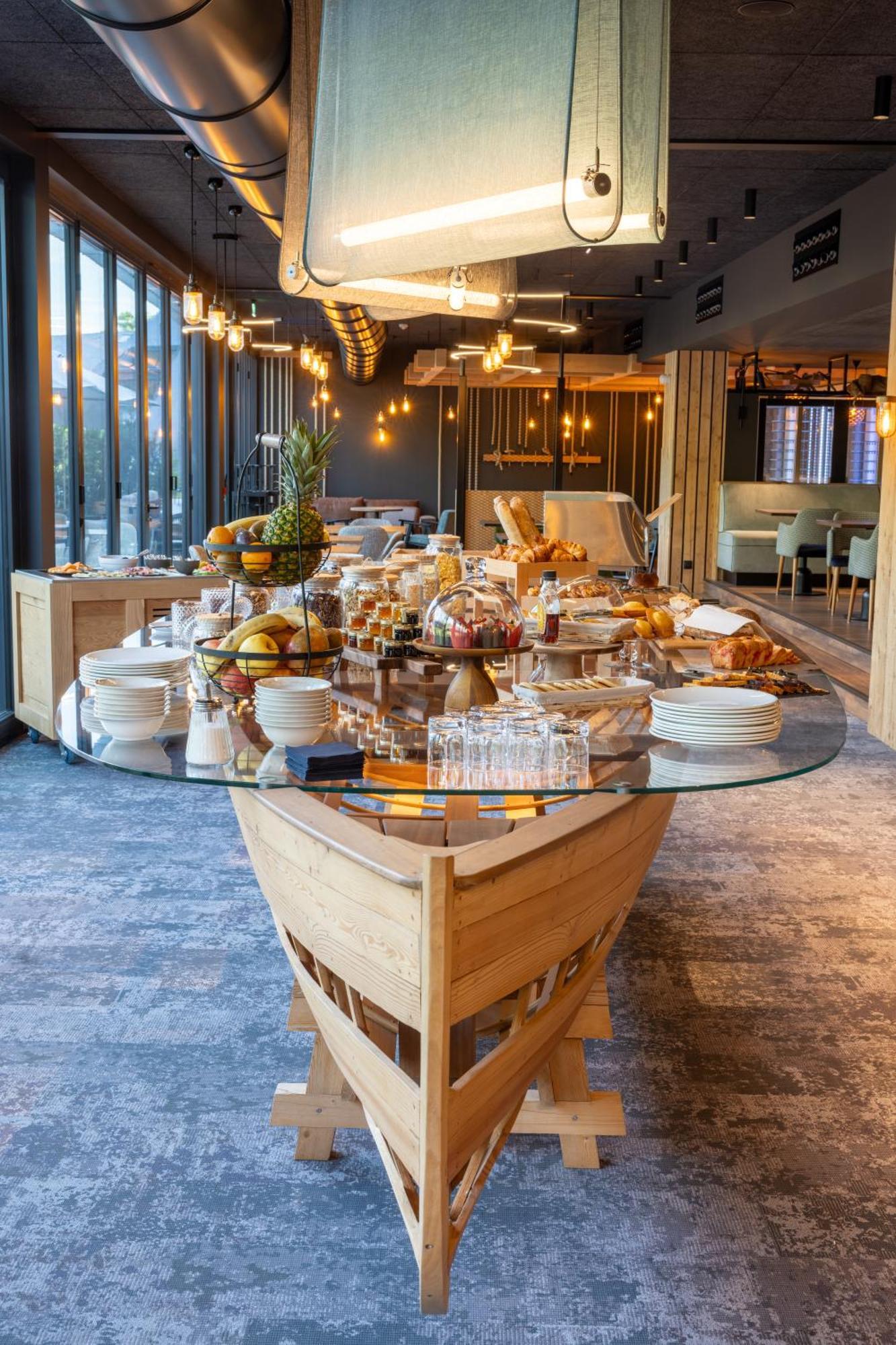 Miura Hotel Voglans ภายนอก รูปภาพ